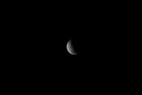 Eclissi lunare parziale in Indonesia