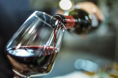 Questi sono i 4 tipi di bevitori di vino, secondo la scienza