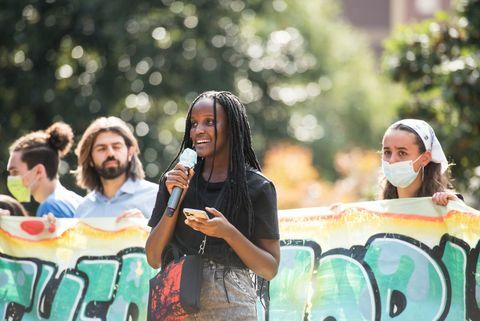 venerdì per il futuro, la manifestazione e la sfilata con discorso finale a milano con greta thunberg e vanessa nakate milano italia, 1 ottobre 2021 foto di elena di vincenzoarchivio elena di vincenzomondadori portfolio via getty immagini