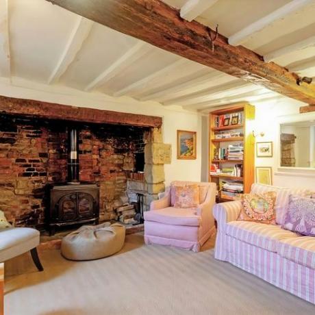 zoopla svela i più romantici cottage con scatola di cioccolatini in vendita questo San Valentino