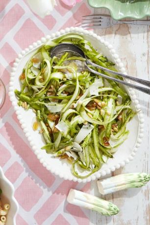 ricetta di insalata di asparagi e parmigiano rasati