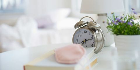 Maschera per il sonno e sveglia