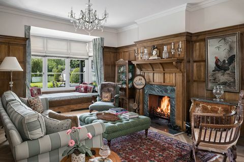 Toad Hall - Riversdale - Bourne End - salotto - Savills