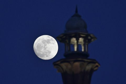 Luna Fredda A Nuova Delhi