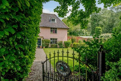 proprietà rosa con vigneto in vendita nel suffolk