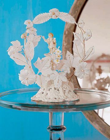 bianco cherubino cake topper