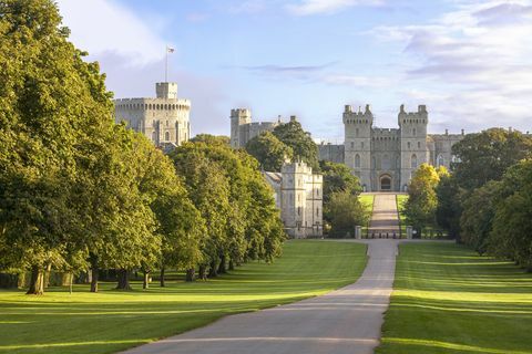 la lunga passeggiata con il castello di windsor sullo sfondo, windsor, berkshire, inghilterra, regno unito, europa