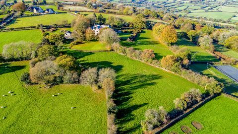 Casa indipendente con 6 camere in vendita a Chepstow, Monmouthshire con labirinto