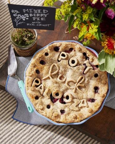 torta ai frutti di bosco con crosta di segale