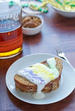 toast francese farcito con crema di formaggio pecan bourbon