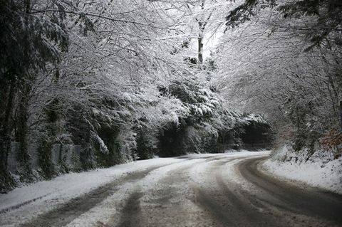 strade di ghiaccio neve campagna