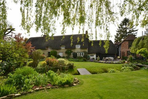 cottage con tetto di paglia in vendita nell'Oxfordshire