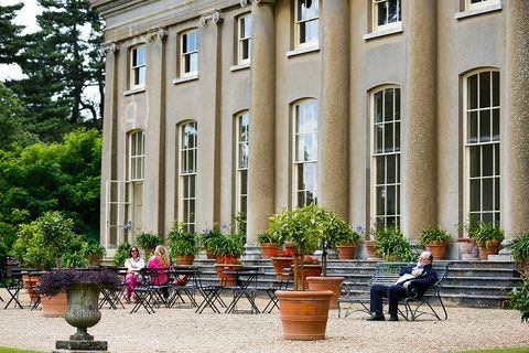 Il National Trust sta eliminando gradualmente le materie plastiche monouso in tutti i suoi negozi e caffè