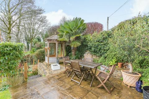 dai un'occhiata all'interno di questo cottage del cotswold del 17° secolo in vendita