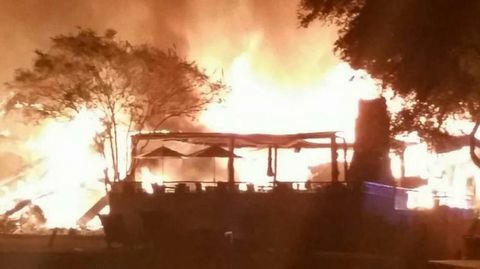 Il fuoco brucia George Strrait di proprietà di Tapatio Springs Resort in Texas
