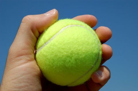 Fine disponibile della pallina da tennis su