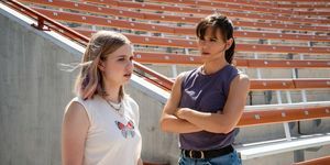 Jennifer Garner e Angourie Rice in una scena dell'ultima cosa che mi ha detto