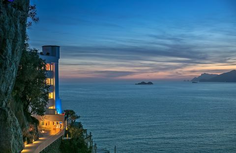 Vista esterna di Casa Angelina, un moderno hotel in Costiera Amalfitana 