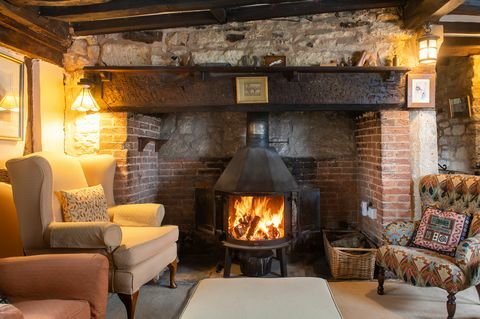 cottage con tetto di paglia in vendita nel Worcestershire