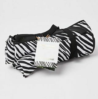 Coperta da picnic Oliver Bonas Zebra Stripe nera e bianca