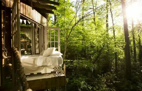 Appartato Intown Treehouse - Atlanta - letto bianco - Airbnb