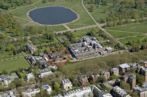 Esterno di un palazzo e palazzo e giardino di Kensington, vista aerea