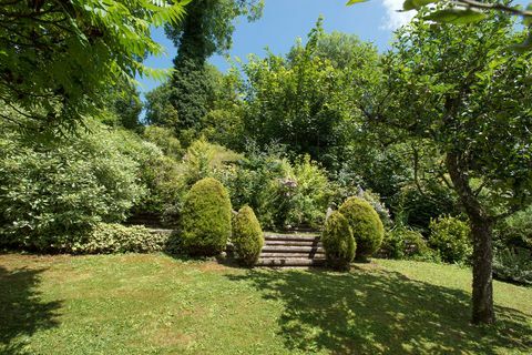 Bellissimi giardini - Proprietà del Wiltshire in vendita