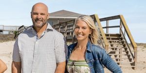 Sarah e Bryan Baeumler in battaglia sulla spiaggia