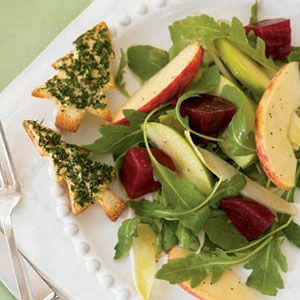 insalata di barbabietole e mele con condimento d'acero