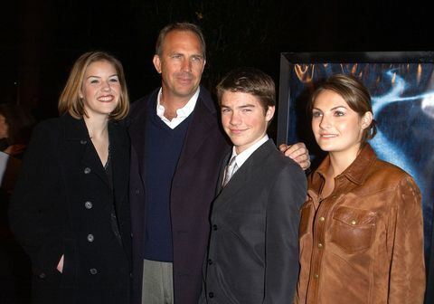 Kevin Costner con i bambini Annie Lily e Joe