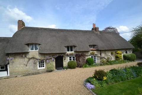 cottage con tetto di paglia in vendita nell'Oxfordshire