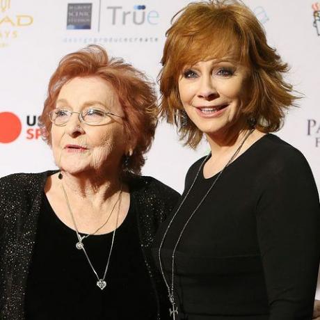 reba mcentire mamma jacqueline mcentire