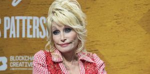 dolly parton parla del loro nuovo libro run, rose, run a novel scritto insieme a james patterson su dollyverse powered by blockchain creative labs on eluvio durante la conferenza e il festival sxsw del 2022 all'acl live al moody theatre il 18 marzo 2022 ad austin, texas foto di rick kernfilmmagic