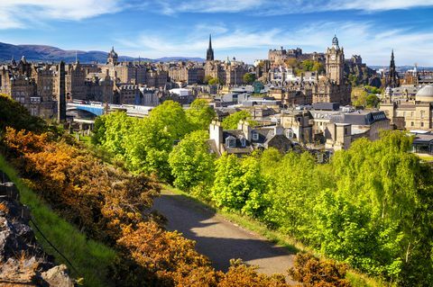 Vista sulla storica Edimburgo da Calton Hill, Scozia, Regno Unito