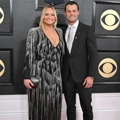 Miranda Lambert e Brendan Mcgloughlin sul tappeto rosso dei Grammy